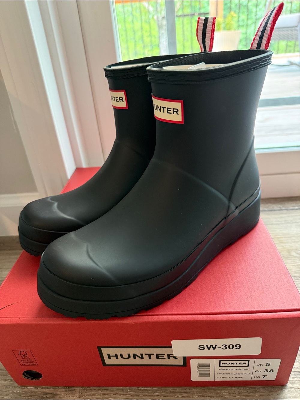 NEW Hunter Women’s PLAY Short Rain Boots